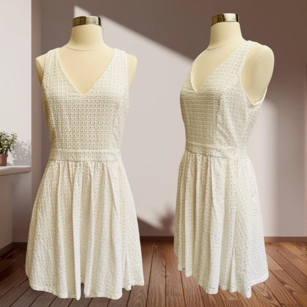GAP Factory Fit & Flare Sleeveless White Cotton Eyelet Dress- size 6